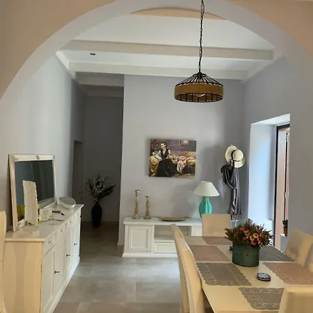 Sperveri Della Regina Villa